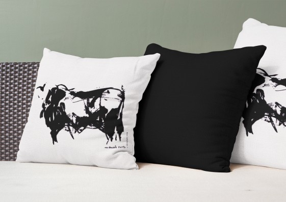 کاور کوسن مربع طرح گاو مشکی